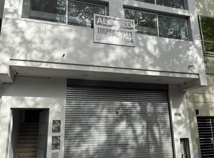 Local comercial · 180m²