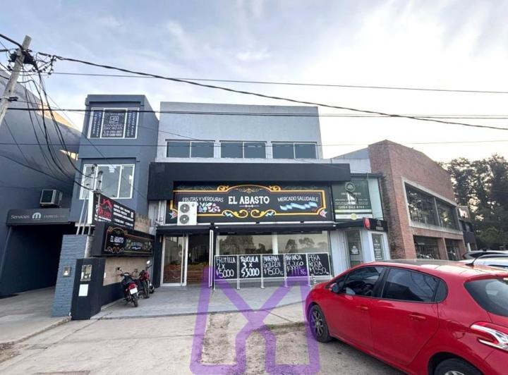 Local comercial · 300m²