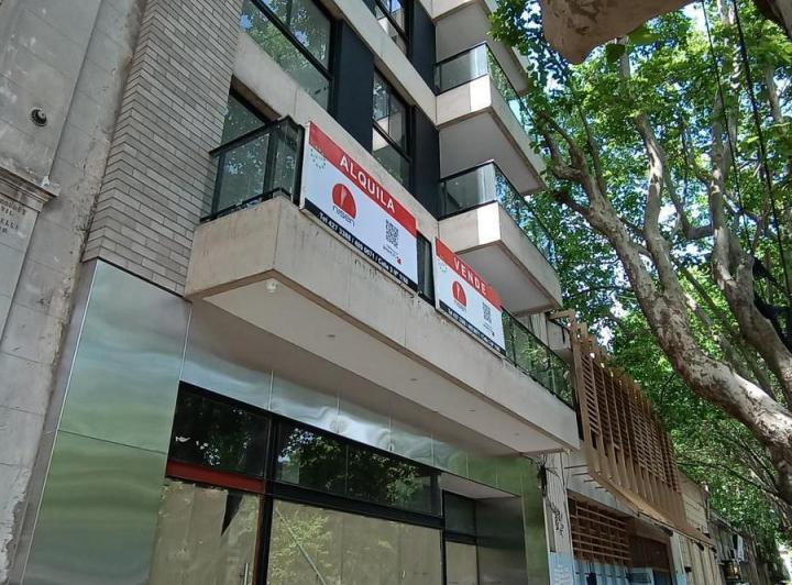 Local comercial · 83m² · 1 Ambiente