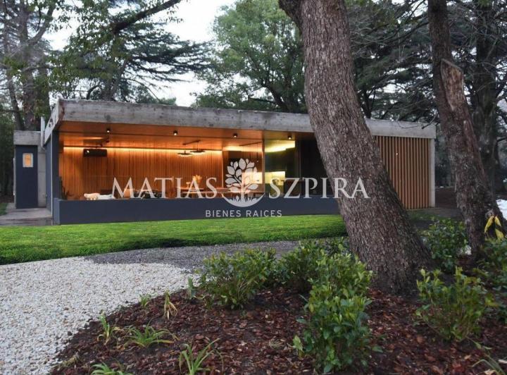 Casa · 120m² · 3 Ambientes · 2 Cocheras