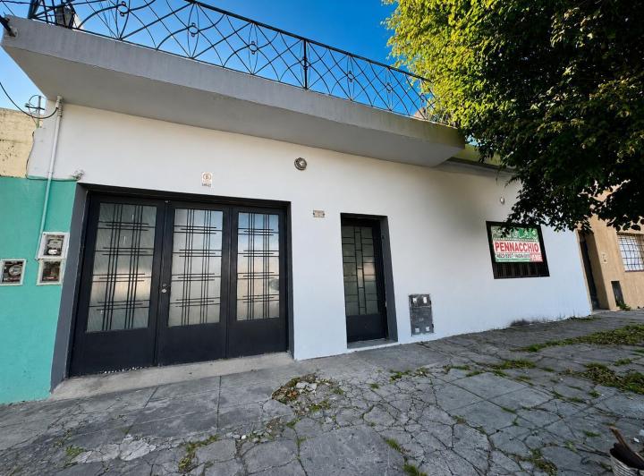 Casa · 176m² · 4 Ambientes · 2 Cocheras