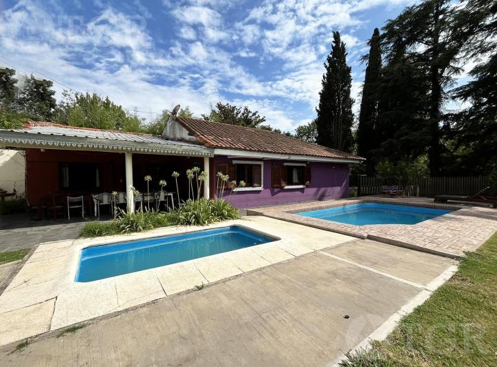 Casa · 250m² · 7 Ambientes · 1 Cochera