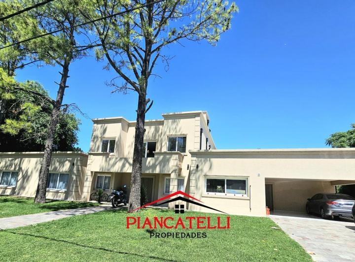 Casa · 1500m² · 6 Ambientes · 2 Cocheras