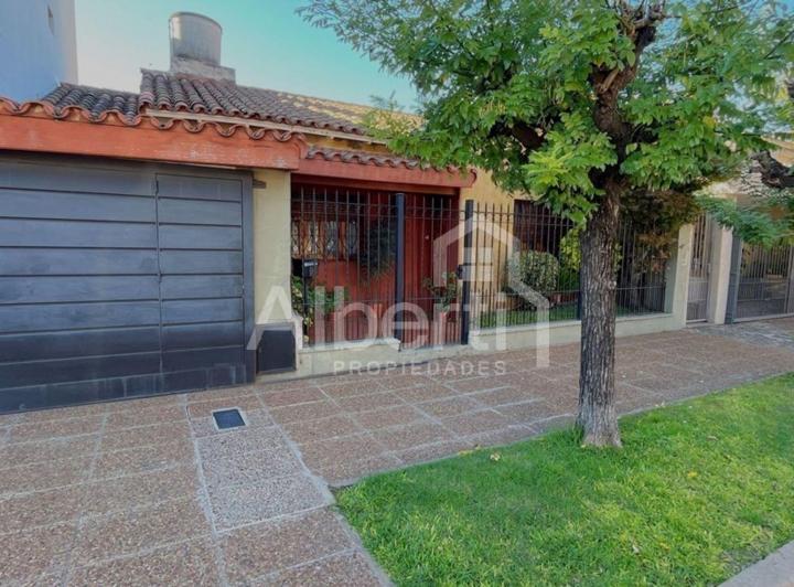 Casa · 94m² · 3 Ambientes · 1 Cochera