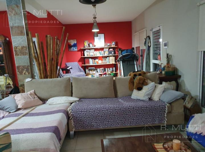 Casa · 270m² · 7 Ambientes · 4 Cocheras
