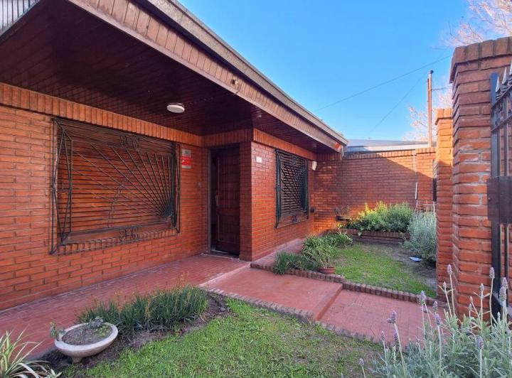 Casa · 105m² · 3 Ambientes · 2 Cocheras