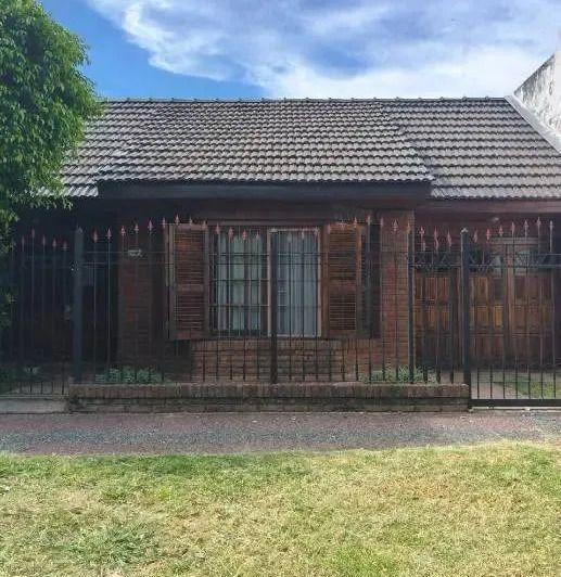 Casa · 90m² · 3 Ambientes · 1 Cochera
