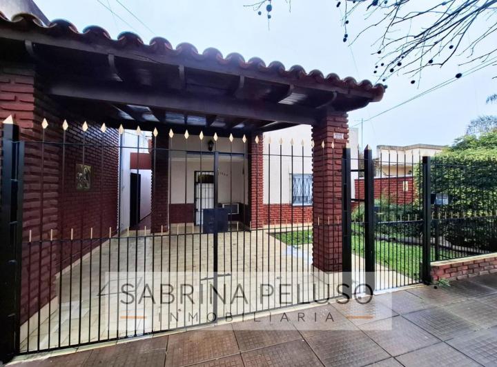 Casa · 194m² · 4 Ambientes · 1 Cochera