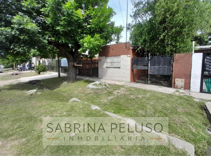 Casa · 1m² · 4 Ambientes · 2 Cocheras