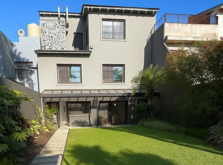 Casa · 450m² · 7 Ambientes · 1 Cochera