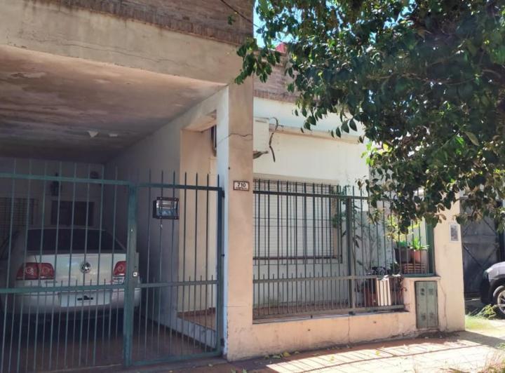 Casa · 108m² · 4 Ambientes · 1 Cochera