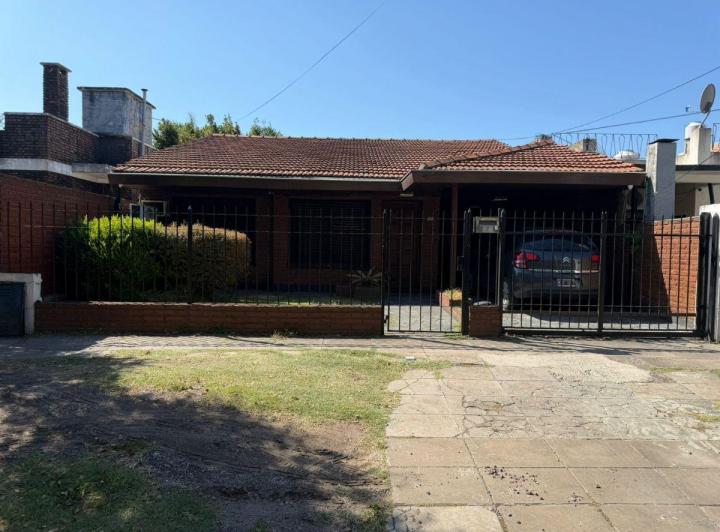 Casa · 145m² · 4 Ambientes · 1 Cochera