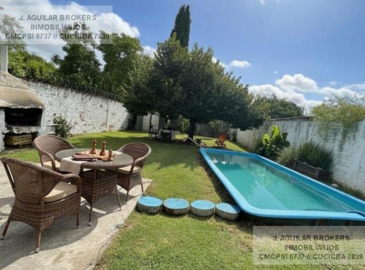 Casa · 100m² · 4 Ambientes · 2 Cocheras