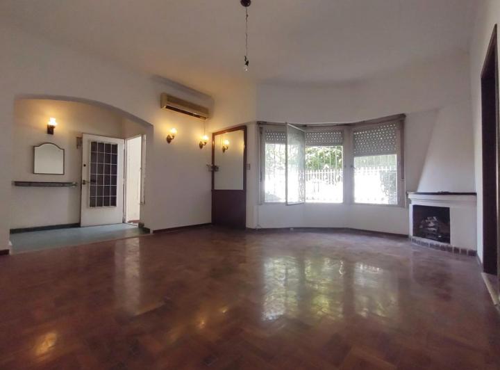 Casa · 140m² · 4 Ambientes · 1 Cochera