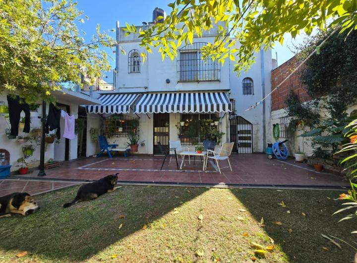Casa · 192m² · 5 Ambientes · 2 Cocheras