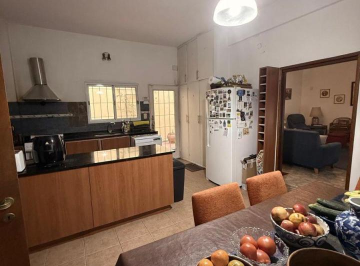 Casa · 182m² · 6 Ambientes · 1 Cochera