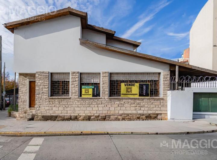 Casa · 150m² · 4 Ambientes · 1 Cochera