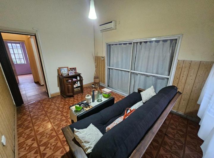 Casa · 135m² · 4 Ambientes · 2 Cocheras