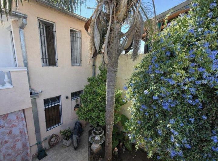 Casa · 97m² · 5 Ambientes · 2 Cocheras