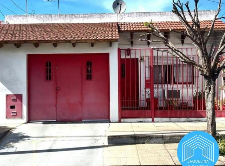 Casa · 100m² · 3 Ambientes · 1 Cochera