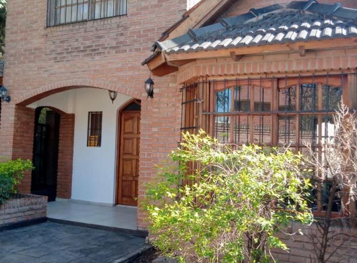 Casa · 186m² · 5 Ambientes · 4 Cocheras