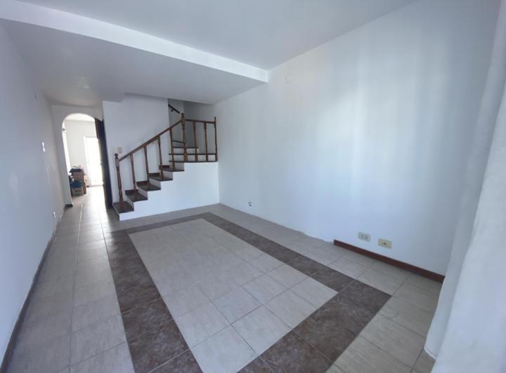 Casa · 83m² · 4 Ambientes · 1 Cochera