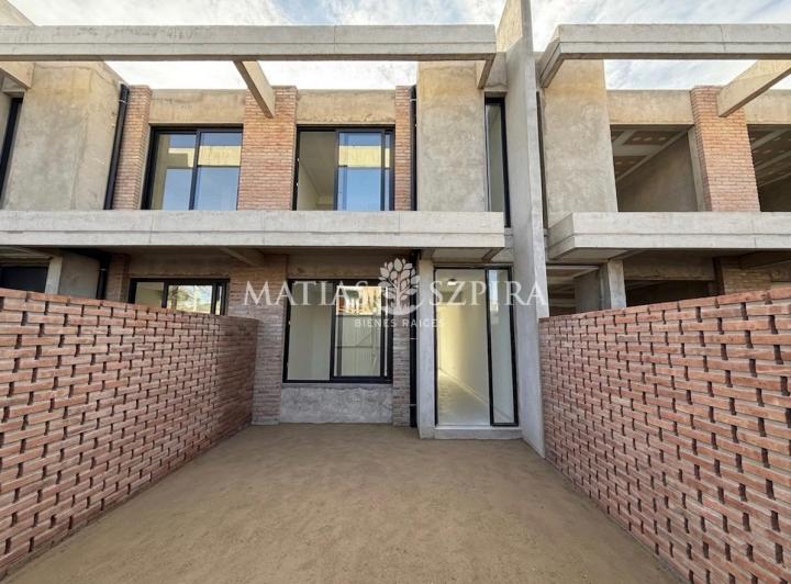 Casa · 80m² · 3 Ambientes · 1 Cochera
