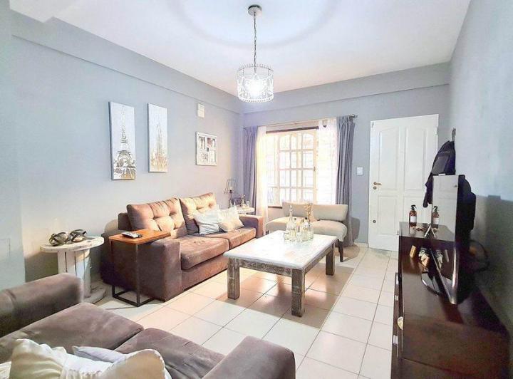 Casa · 65m² · 3 Ambientes · 1 Cochera