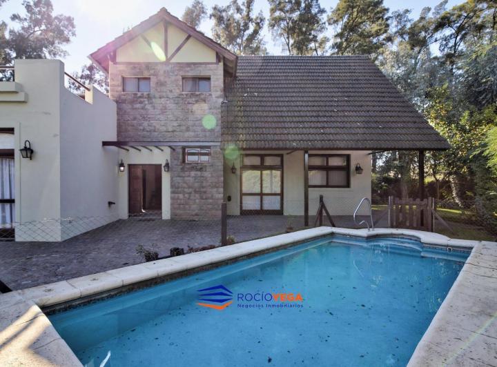 Casa · 174m² · 4 Ambientes · 1 Cochera