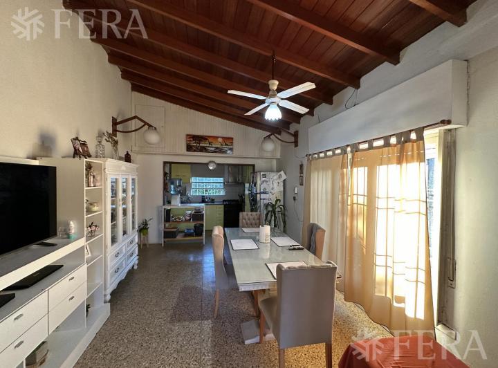 Casa · 160m² · 3 Ambientes · 3 Cocheras