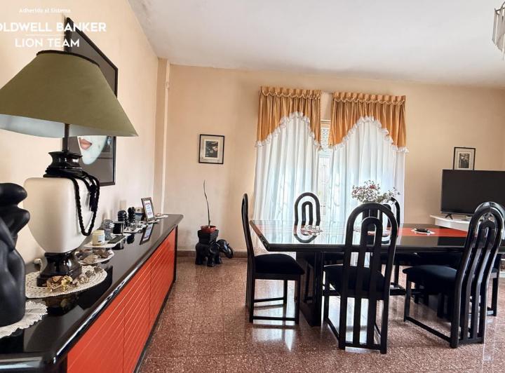 Casa · 130m² · 3 Ambientes · 1 Cochera
