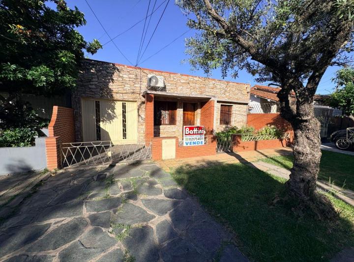 Casa · 90m² · 3 Ambientes · 2 Cocheras
