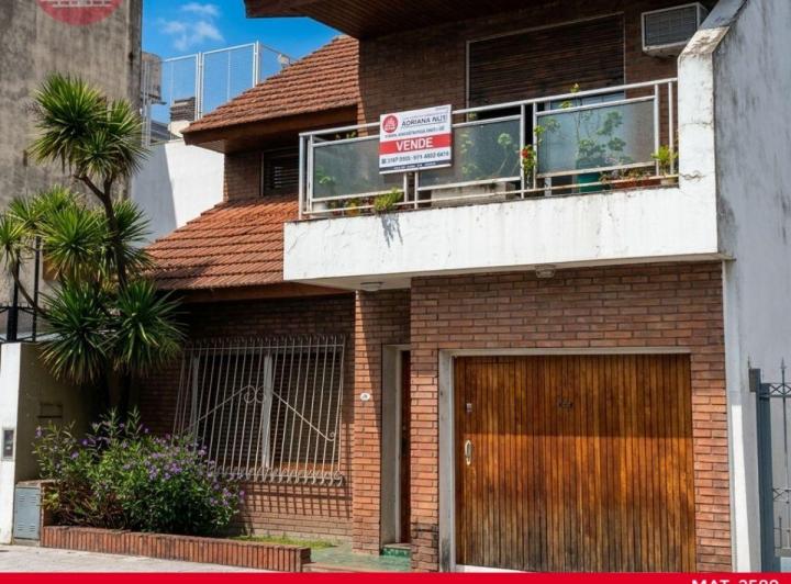 Casa · 200m² · 5 Ambientes · 1 Cochera