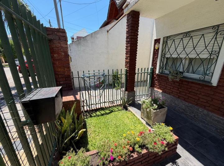 Casa · 170m² · 4 Ambientes · 4 Cocheras