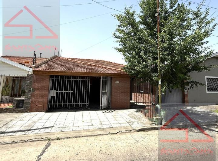Casa · 184m² · 4 Ambientes · 3 Cocheras