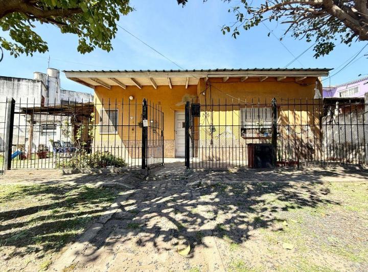 Casa · 77m² · 3 Ambientes · 1 Cochera