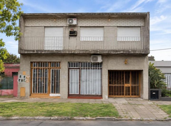 Casa · 90m² · 3 Ambientes · 3 Cocheras