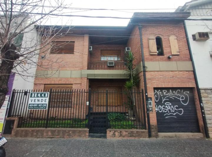 Casa · 350m² · 6 Ambientes