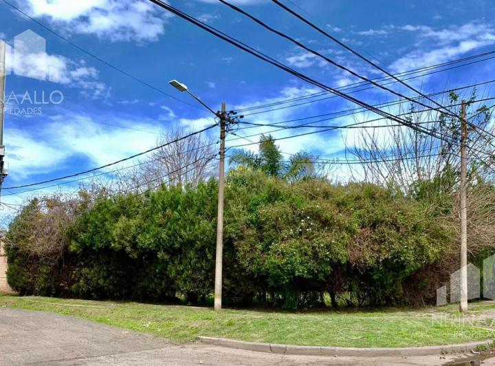 Casa · 200m² · 5 Ambientes · 2 Cocheras