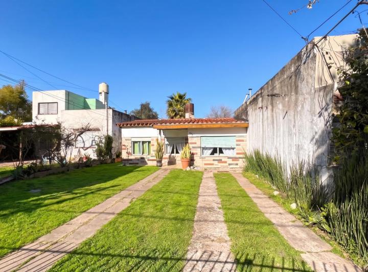 Casa · 100m² · 4 Ambientes · 5 Cocheras