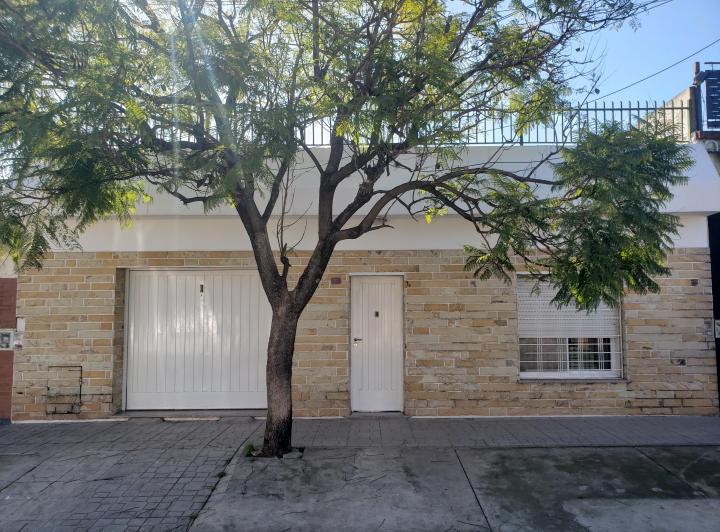 Casa · 161m² · 4 Ambientes · 2 Cocheras