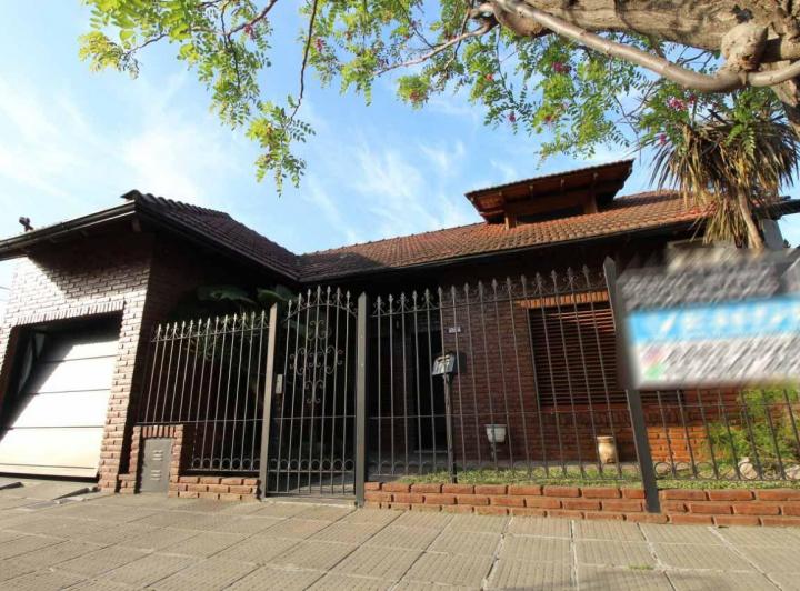 Casa · 131m² · 4 Ambientes · 1 Cochera