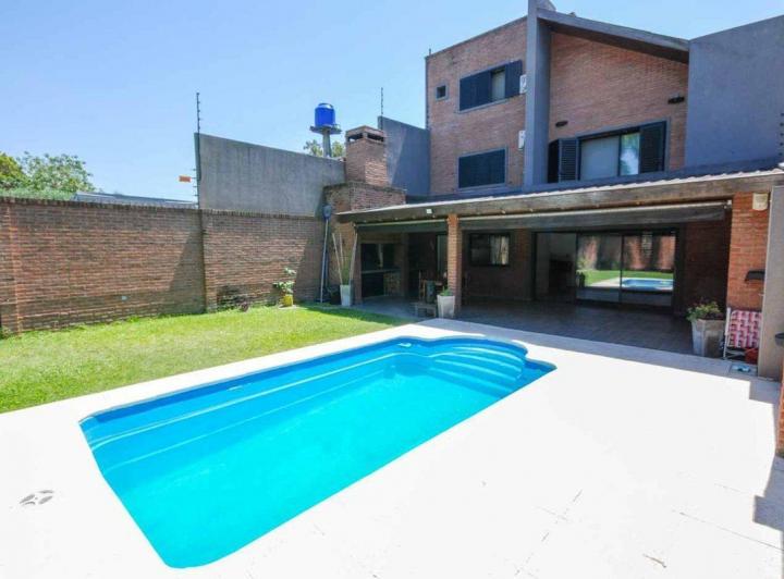 Casa · 178m² · 5 Ambientes · 1 Cochera