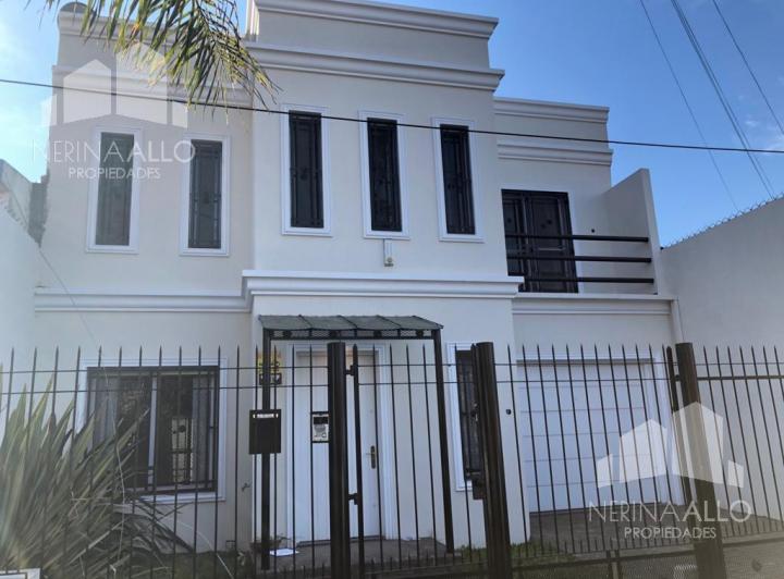 Casa · 180m² · 4 Ambientes · 2 Cocheras