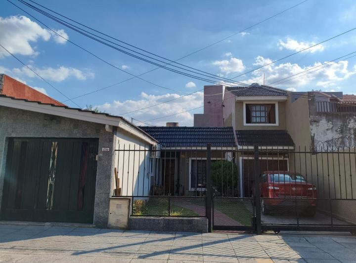 Casa · 198m² · 5 Ambientes · 3 Cocheras
