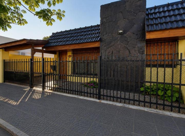 Casa · 90m² · 3 Ambientes · 1 Cochera