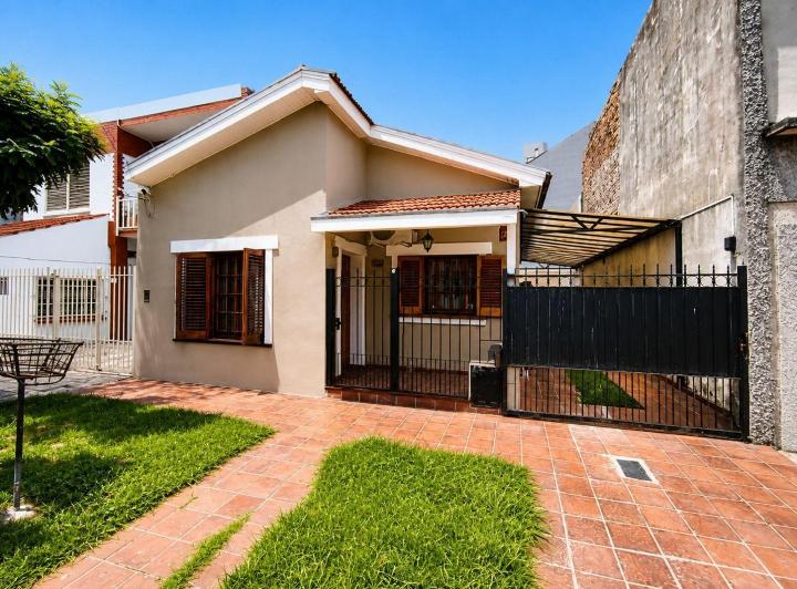 Casa · 90m² · 3 Ambientes · 3 Cocheras