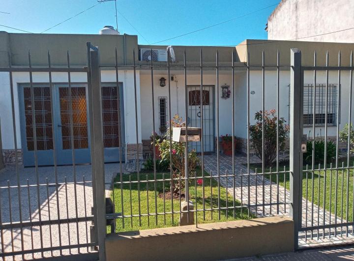 Casa · 85m² · 5 Ambientes · 1 Cochera