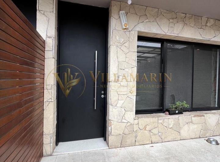 Casa · 246m² · 3 Ambientes · 1 Cochera