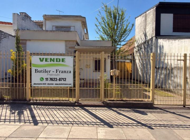 Casa · 170m² · 5 Ambientes · 2 Cocheras